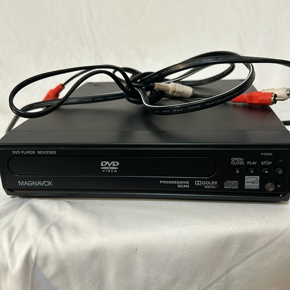 Magnavox MDV2300 Progressive Scan DVD Player with Adapter Cable Tested & Working - Picture 1 of 7